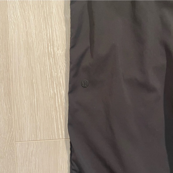 lululemon athletica Men's Dark Gray Joggers - Picture 11 of 12